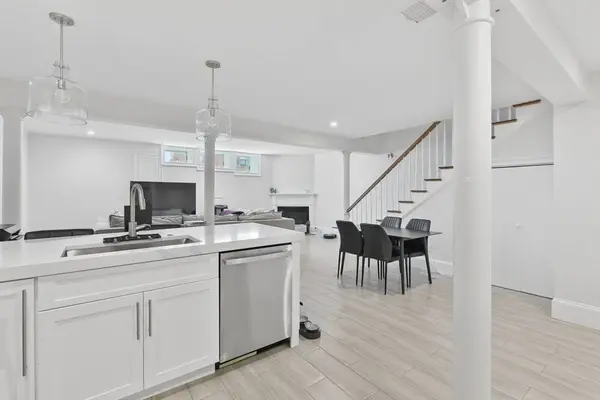 467 E 8th #1A, Boston, MA 02127