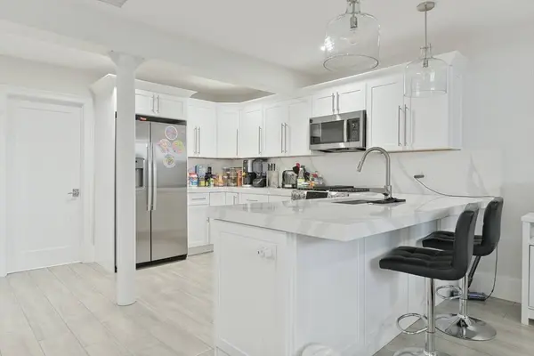 467 E 8th #1A, Boston, MA 02127