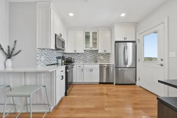 214-216 E Eagle St #5, Boston, MA 02128