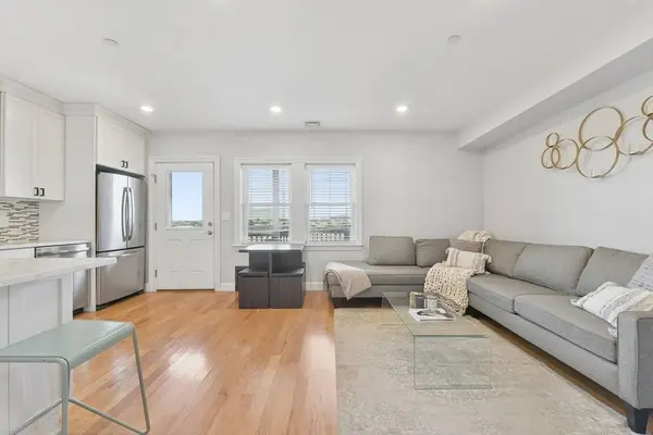 214-216 E Eagle St #5, Boston, MA 02128