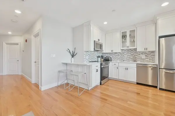 214-216 E Eagle St #5, Boston, MA 02128