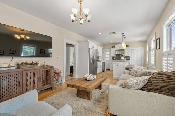 285 Neponset Ave #PH, Boston, MA 02122