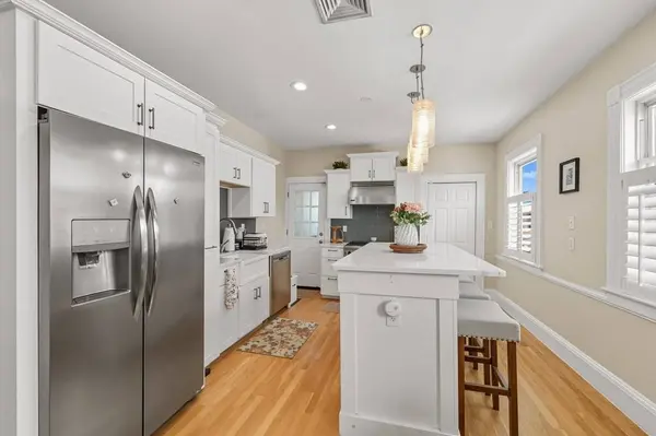285 Neponset Ave #PH, Boston, MA 02122