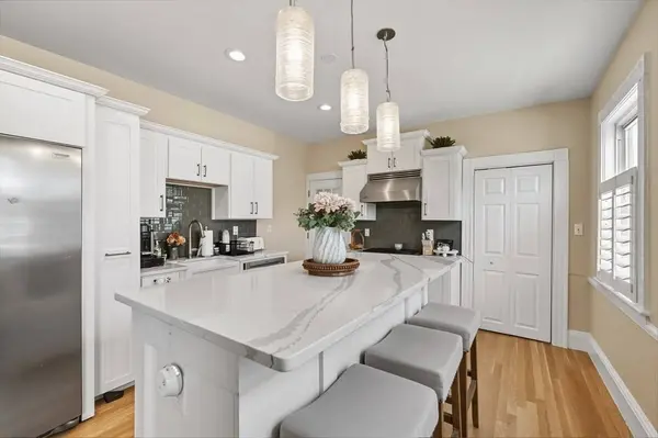 285 Neponset Ave #PH, Boston, MA 02122
