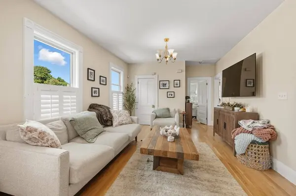 285 Neponset Ave #PH, Boston, MA 02122