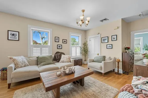285 Neponset Ave #PH, Boston, MA 02122
