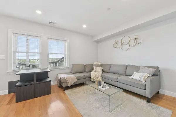 214-216 E Eagle #5, Boston, MA 02128