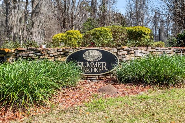 Summerbrooke entrance sign