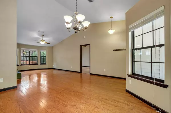 2825 OHara Drive, Tallahassee, FL 32309