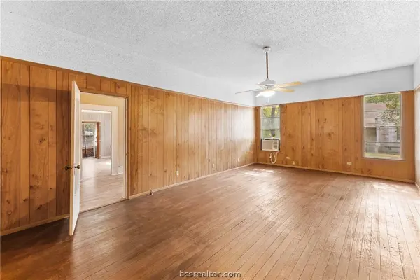 327 12th ST, Somerville, TX 77879