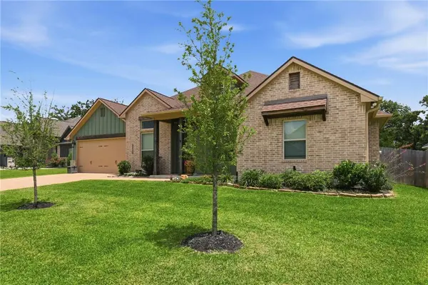 3320 Stoneleigh RD, Bryan, TX 77808