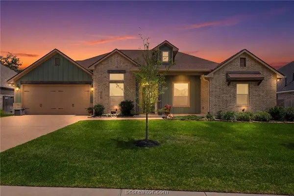 3320 Stoneleigh RD, Bryan, TX 77808