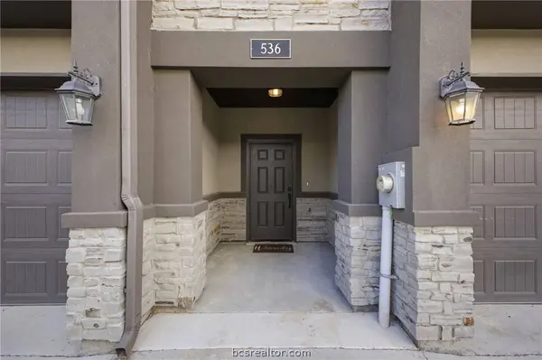 536 Momma Bear DR, College Station, TX 77845