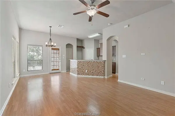 2004 Spring Leaf CT, Bryan, TX 77807