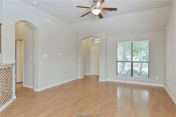 2004 Spring Leaf CT, Bryan, TX 77807