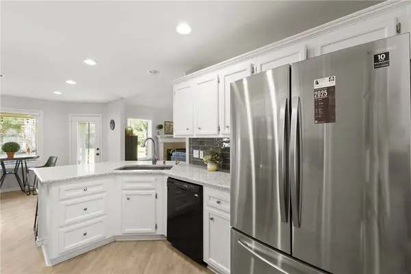 2310 S Pioneer TRL, Bryan, TX 77808