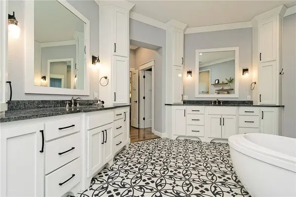 703 SW O St, Bentonville, AR 72712