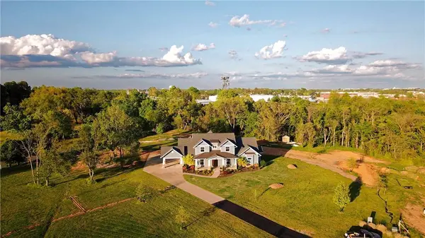 703 SW O St, Bentonville, AR 72712