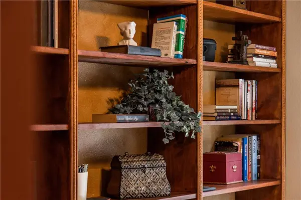 2 Coalburn Cir, Bella Vista, AR 72715