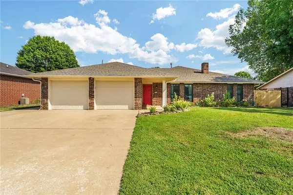 1902 SE Lawrence St, Bentonville, AR 72712