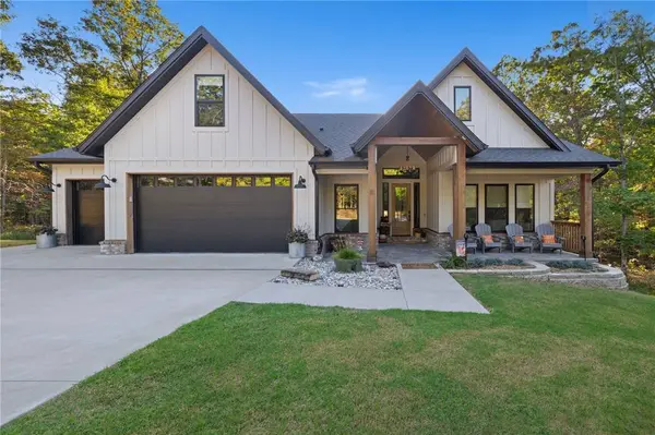 11 Rochester Dr, Bella Vista, AR 72714