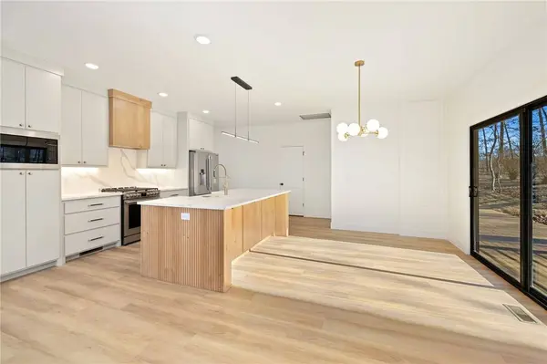 8 Selkirk Cir, Bella Vista, AR 72715