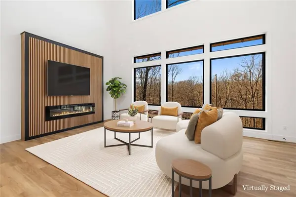 8 Selkirk Cir, Bella Vista, AR 72715