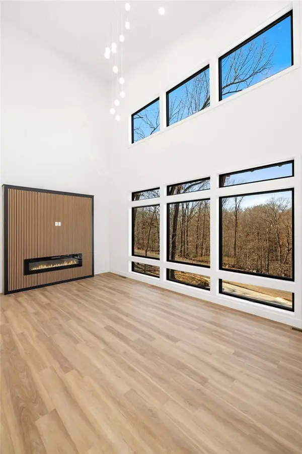 8 Selkirk Cir, Bella Vista, AR 72715