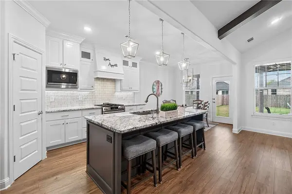 2030 Larry Ln, Bentonville, AR 72713