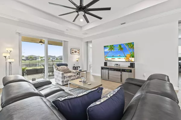 792 SE Bloomfield RD, Port Saint Lucie, FL 34986