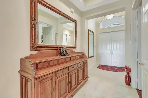 8929 First Tee RD, Port Saint Lucie, FL 34986