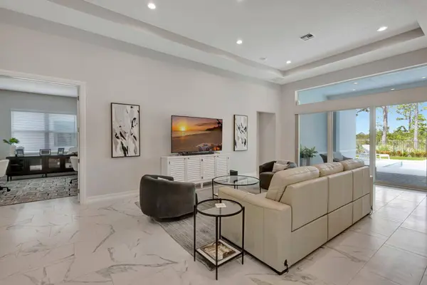 211 SE Calmo CIR, Port St Lucie, FL 34984