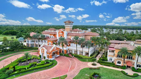 211 SE Calmo CIR, Port St Lucie, FL 34984