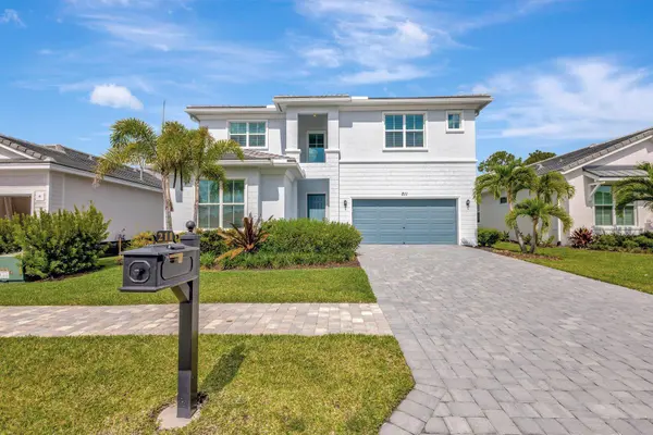 211 SE Calmo CIR, Port St Lucie, FL 34984