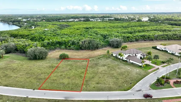 146 SE Fiore Bello, Port St Lucie, FL 34952