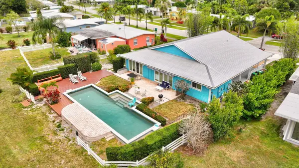 2940 SE Treasure Island RD, Port St Lucie, FL 34952