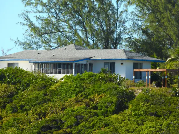 3/1 HOME   POOL/GARAGE Long Island,