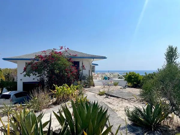 3/1 HOME   POOL/GARAGE Long Island,