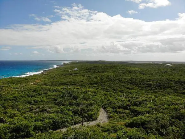 8 ACRE OCEANFRONT PARCEL Long Island,