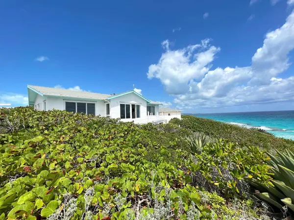 2/2 OCEANFRONT HOME Long Island,