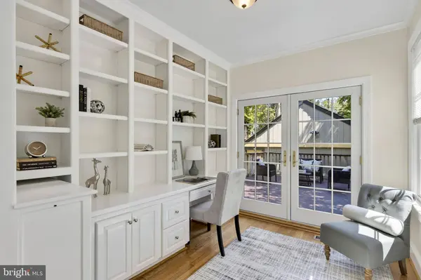 4205 38TH ST NW, Washington, DC 20016