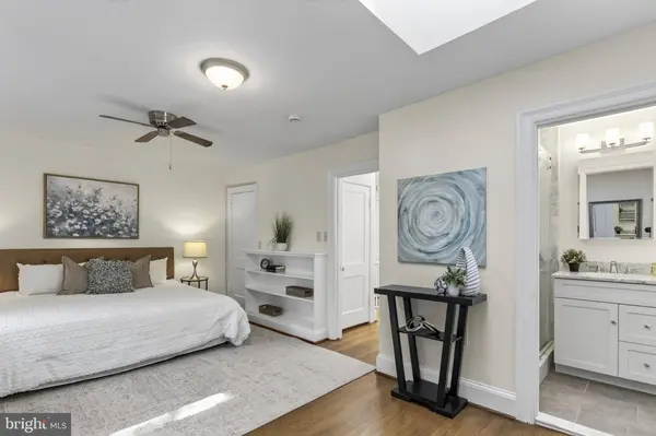 4205 38TH ST NW, Washington, DC 20016