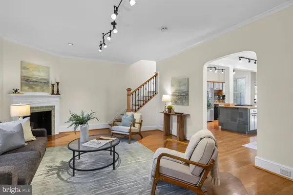 4205 38TH ST NW, Washington, DC 20016