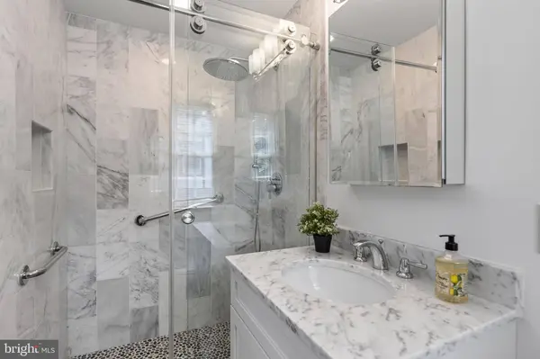 4205 38TH ST NW, Washington, DC 20016