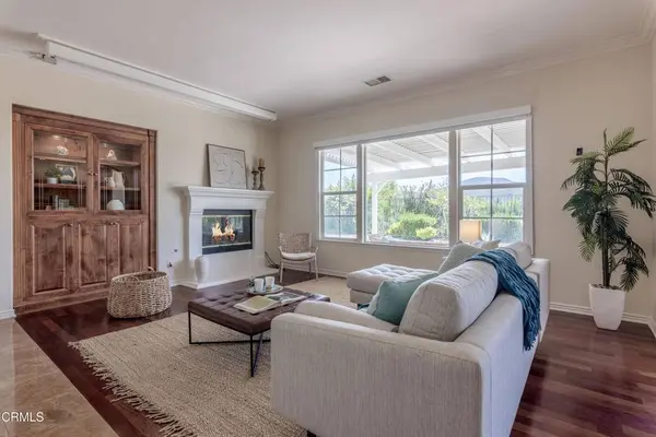 219 Via Rebecca, Thousand Oaks, CA 91320