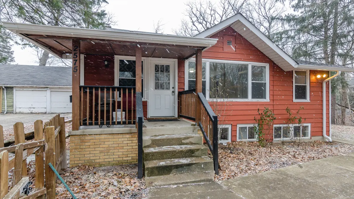 2575 Waukegan Avenue, Highland Park, IL 60035