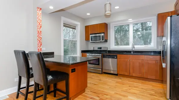 2575 Waukegan Avenue, Highland Park, IL 60035