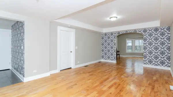 2575 Waukegan Avenue, Highland Park, IL 60035