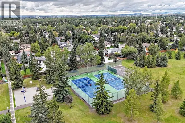631 Brookpark Drive SW, Calgary, AB T2W2P8