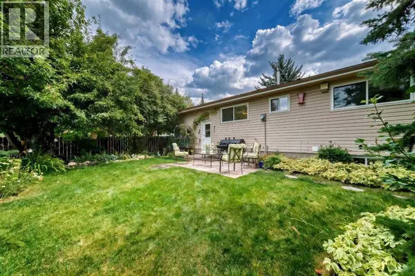 631 Brookpark Drive SW, Calgary, AB T2W2P8